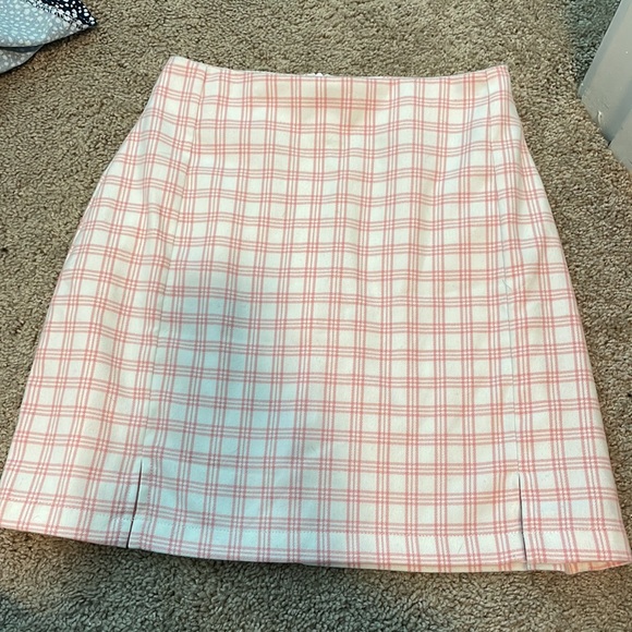Brandy Melville Plaid Skirt - Picture 5 of 6